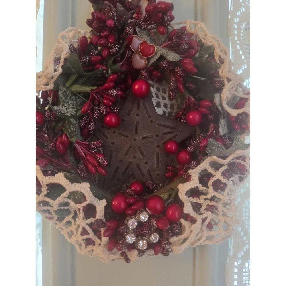 Vintage Wreath Valentine Romanticism 6 Inches Doiley Wreath Love Berries